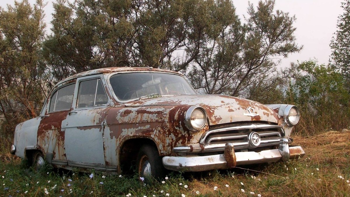 Ржавые старинные автомобили