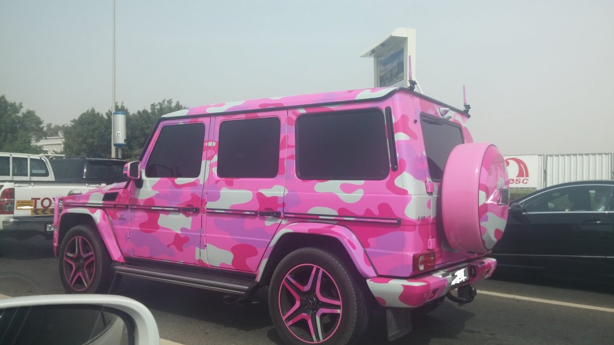 Розовый Mercedes g63