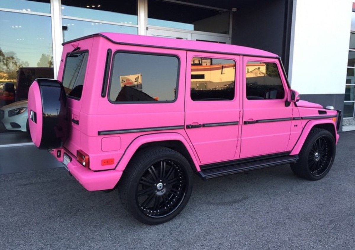Розовый Mercedes g63