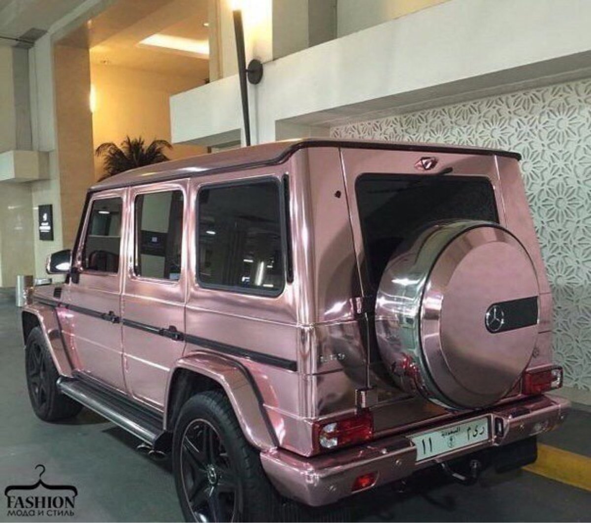 Мерседес Гелендваген розовое золото
