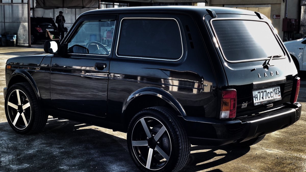 Нива Урбан r21