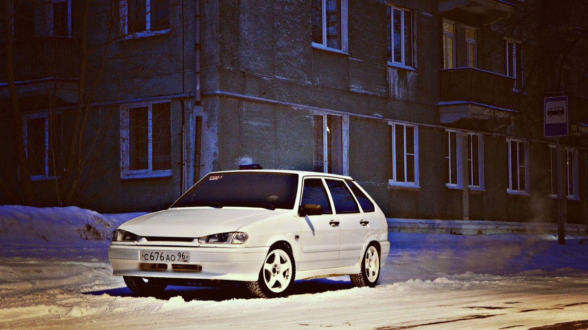 ВАЗ 2114 белая заряженная