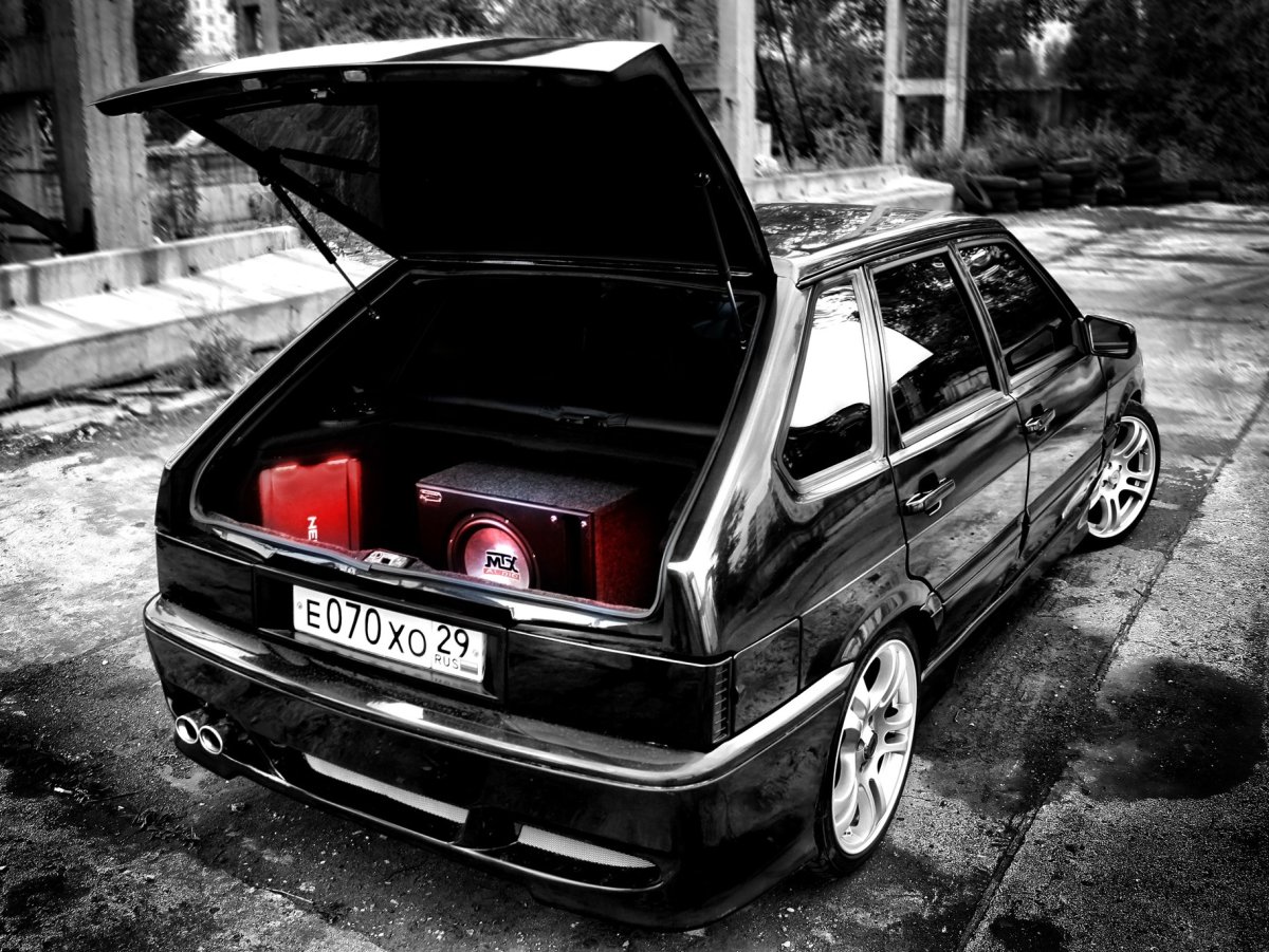 ВАЗ 2114 черная четкая