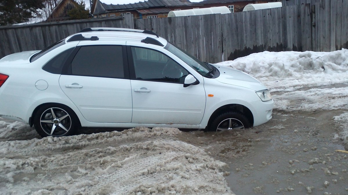 Лада Гранта фл универсал на дисках р16