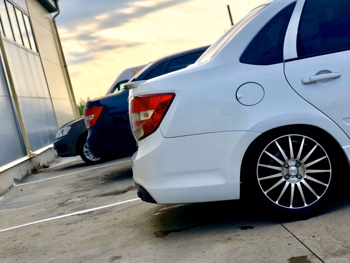 Диски Лада Гранта спорт r15