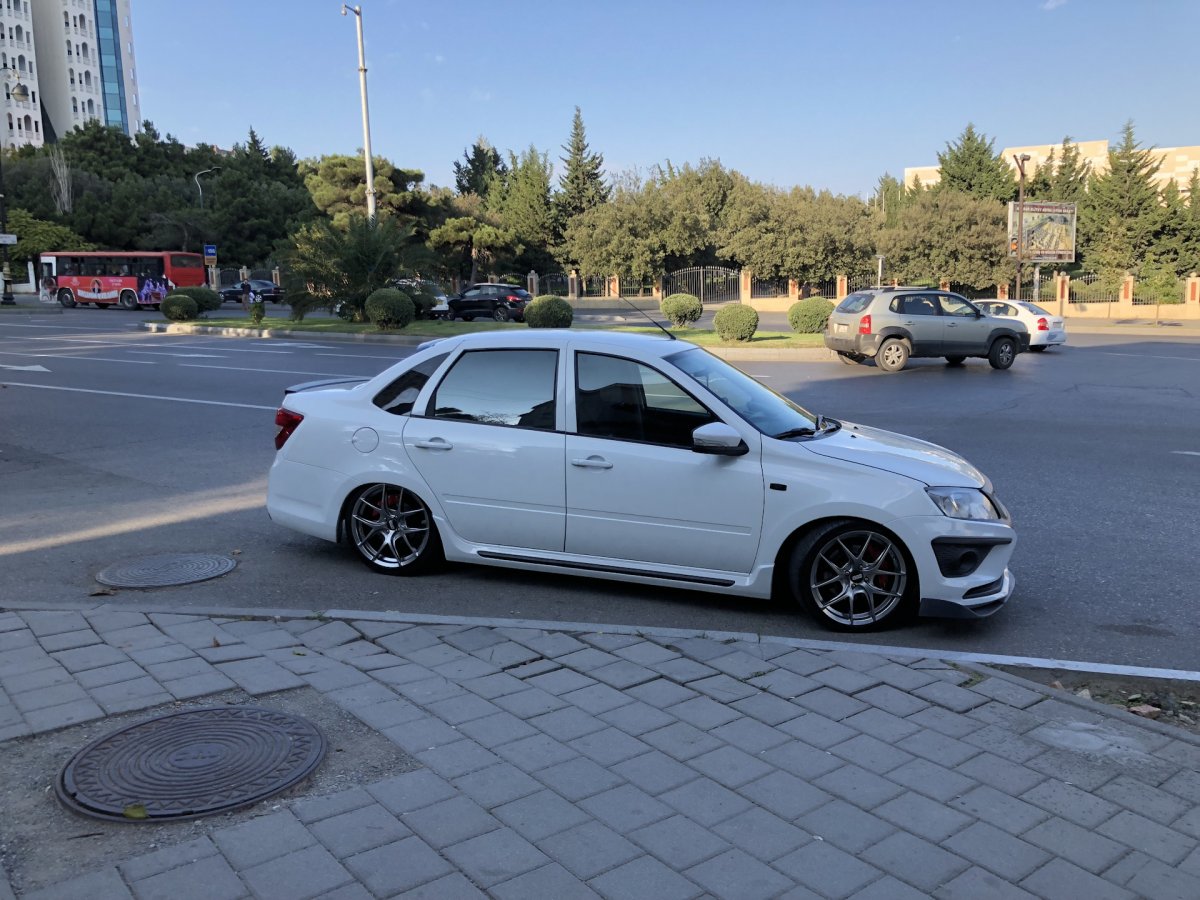 Черная Лада Гранта вертушки r17