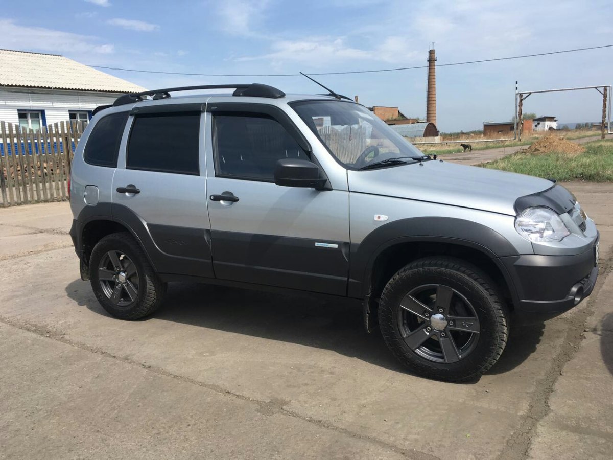 Нива Шевроле на литых 16