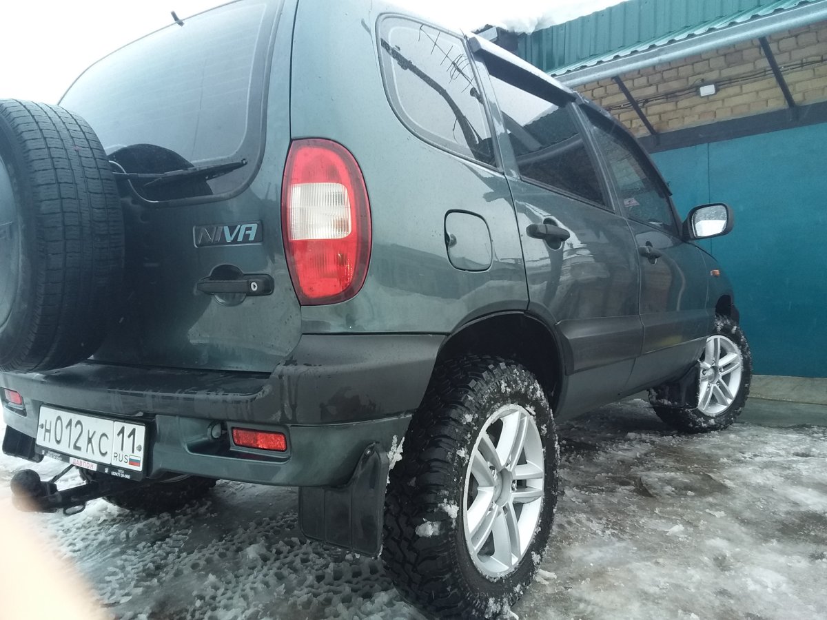Шевроле Нива 2008 серый зеленый металлик