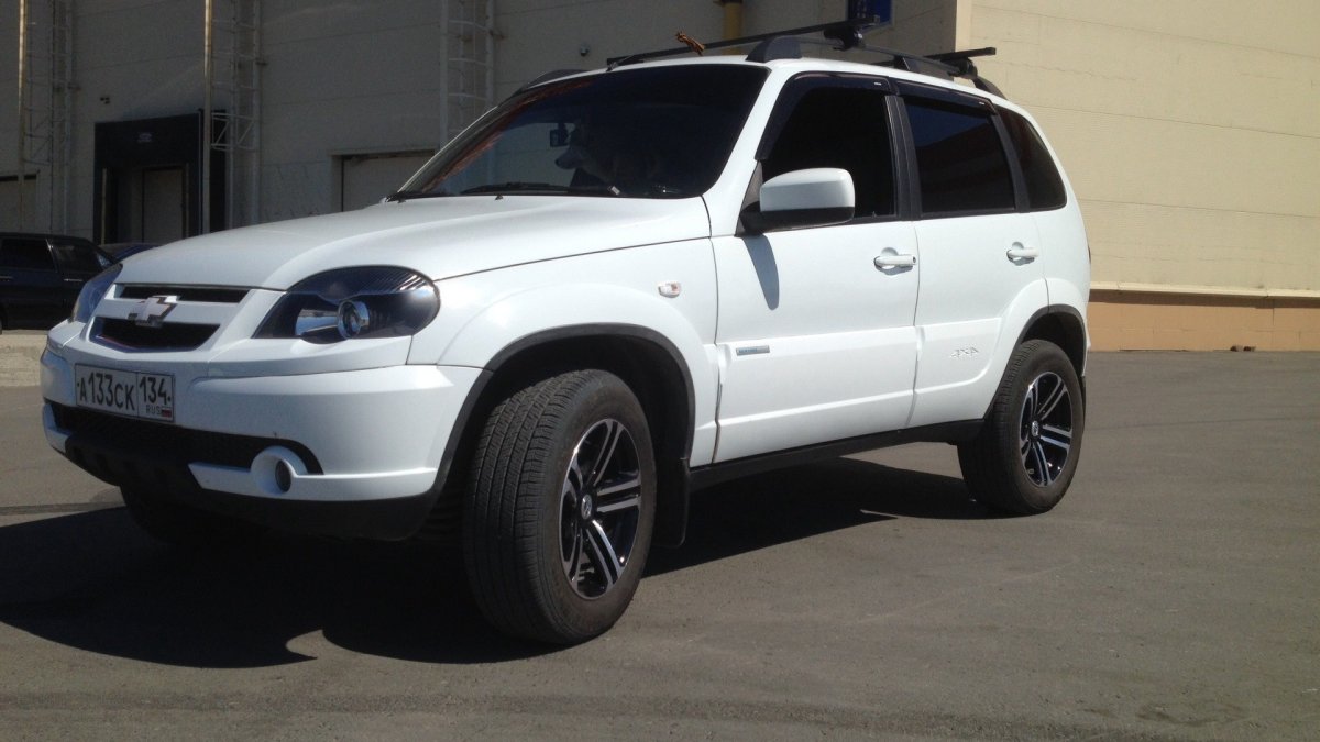 Niva Chevrolet 1 r16