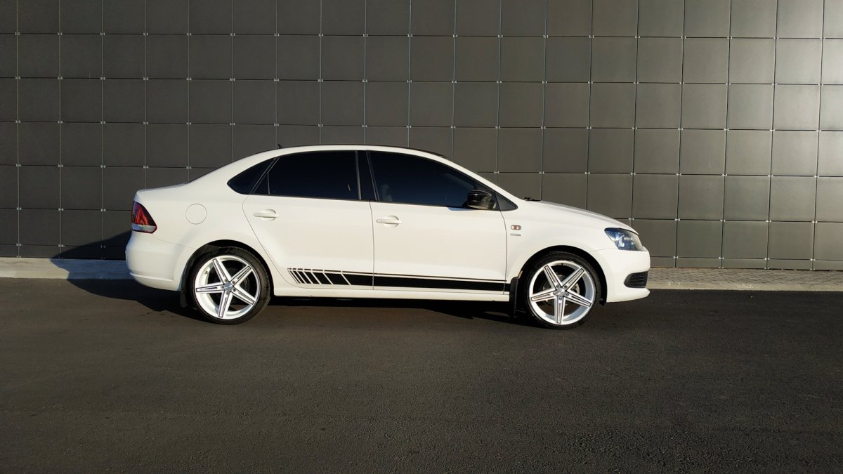 Volkswagen Polo Tuning белый