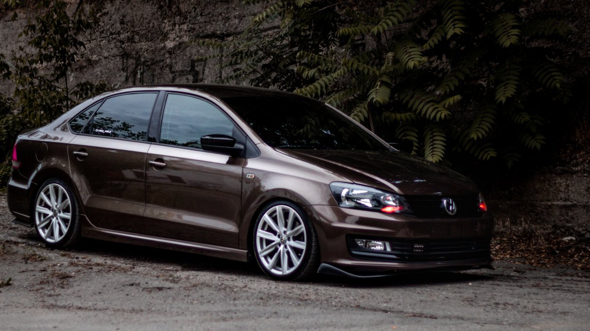 Volkswagen Polo седан заряженный