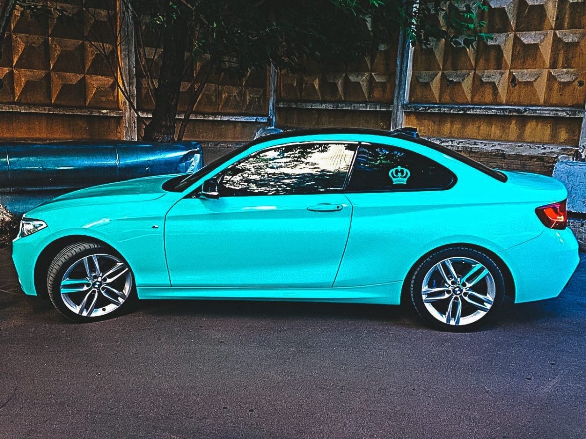 BMW 528 мятный