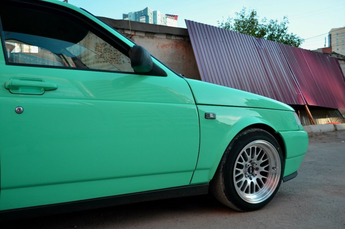 ВАЗ 2111 мятная