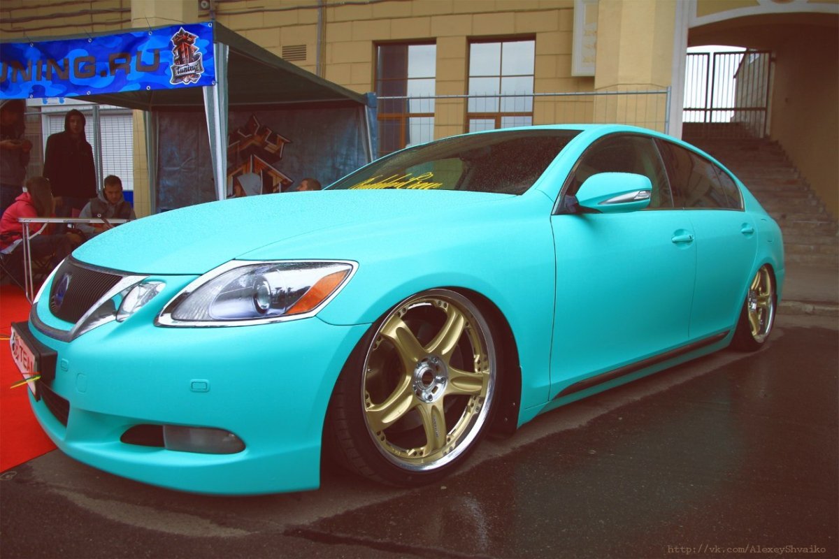 Lexus GS матовый зеленый