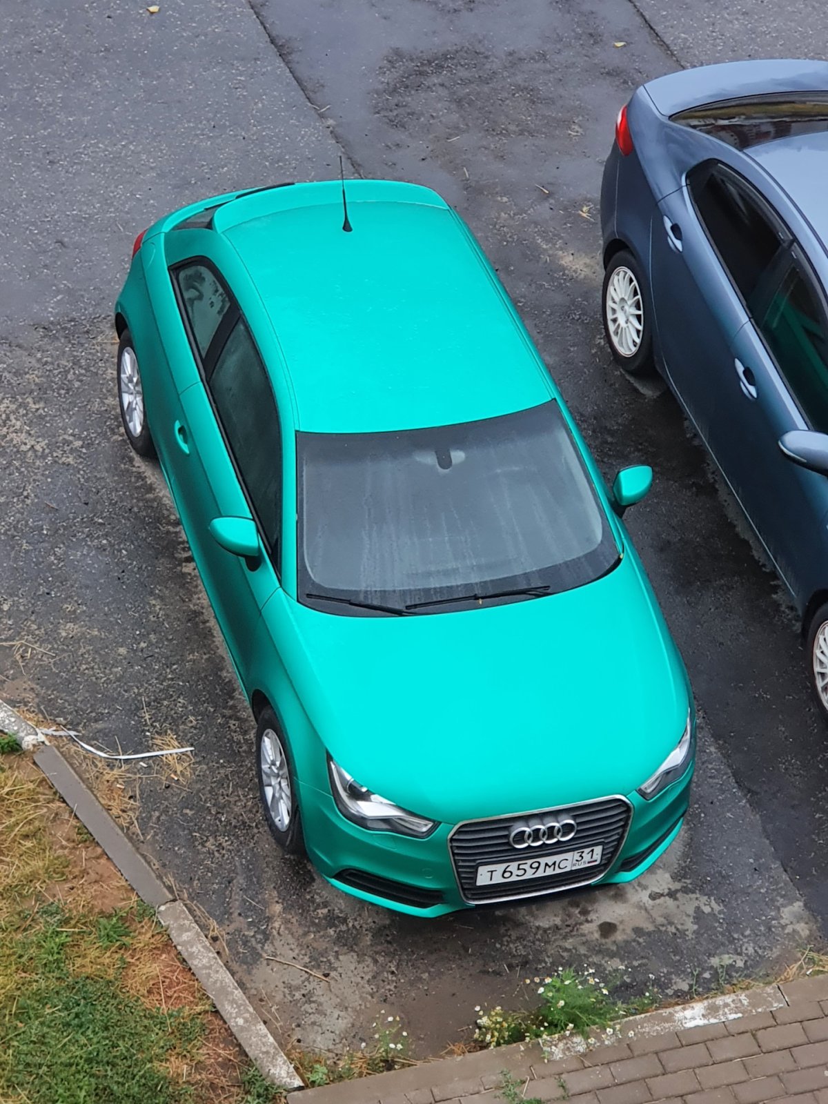 Мятный цвет автомобиля