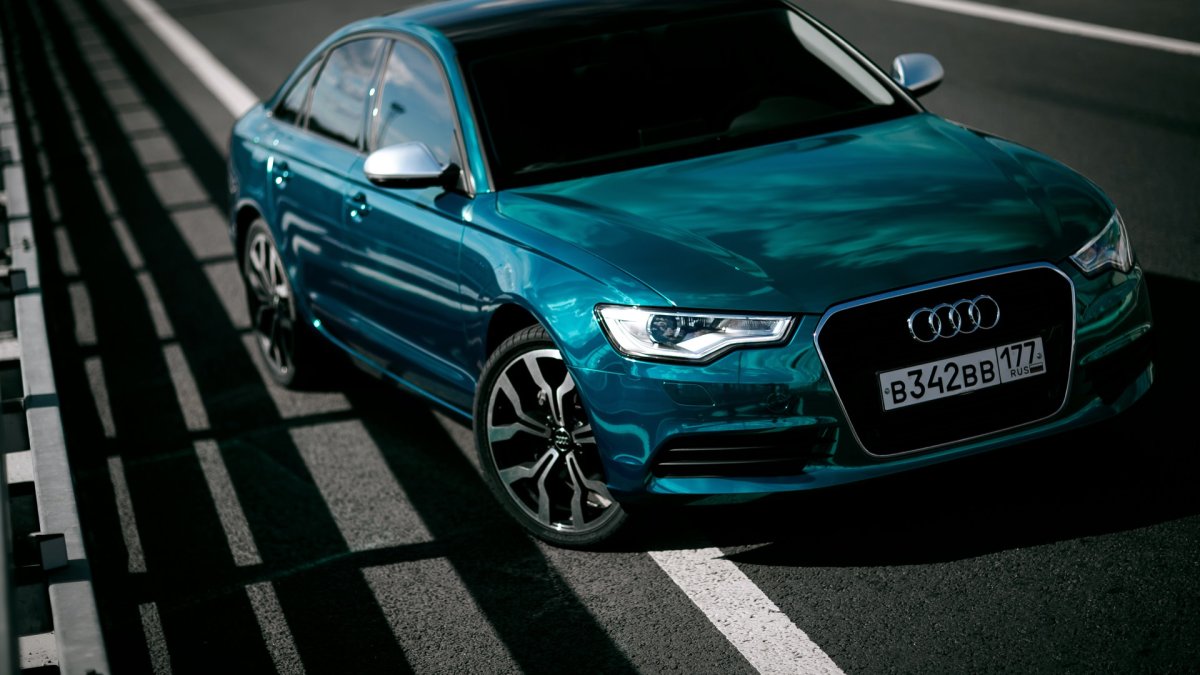 Audi a6 бирюзовая