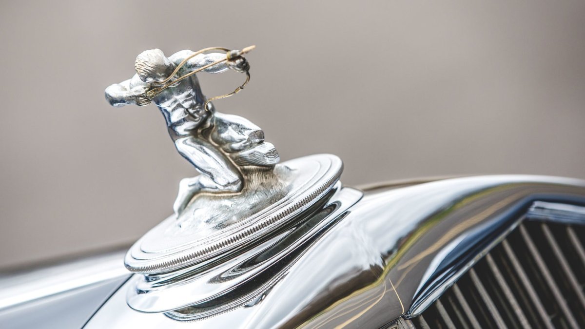 Форд фигурка на капоте