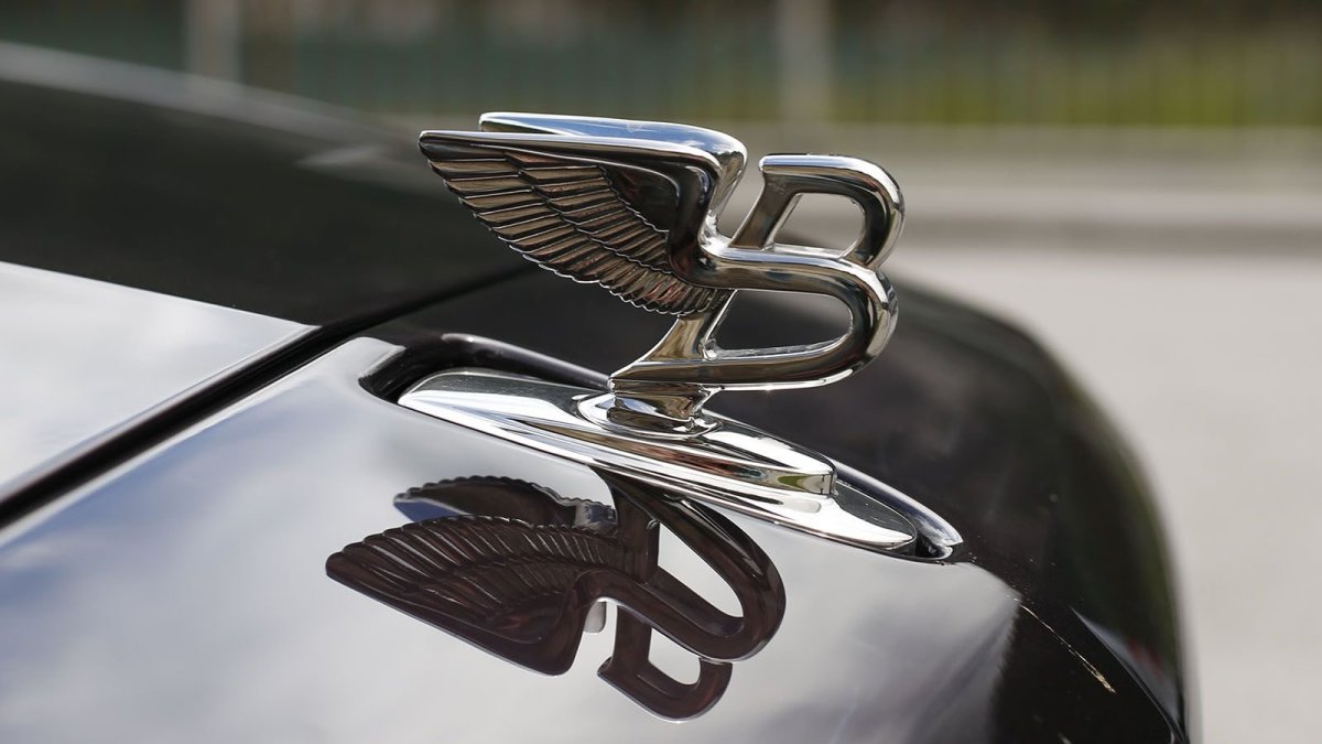 Бентли статуэтка на капоте