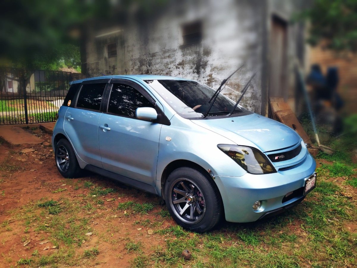 Тойота ist фото