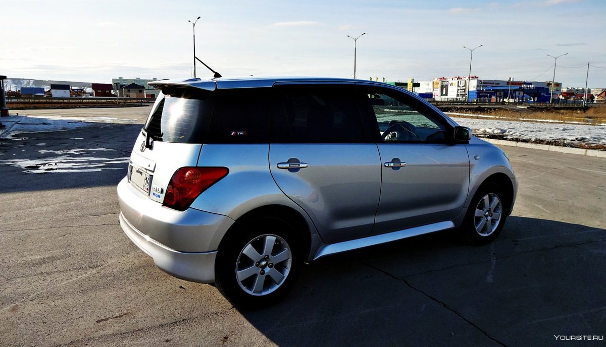 Toyota ist/Temp 2003