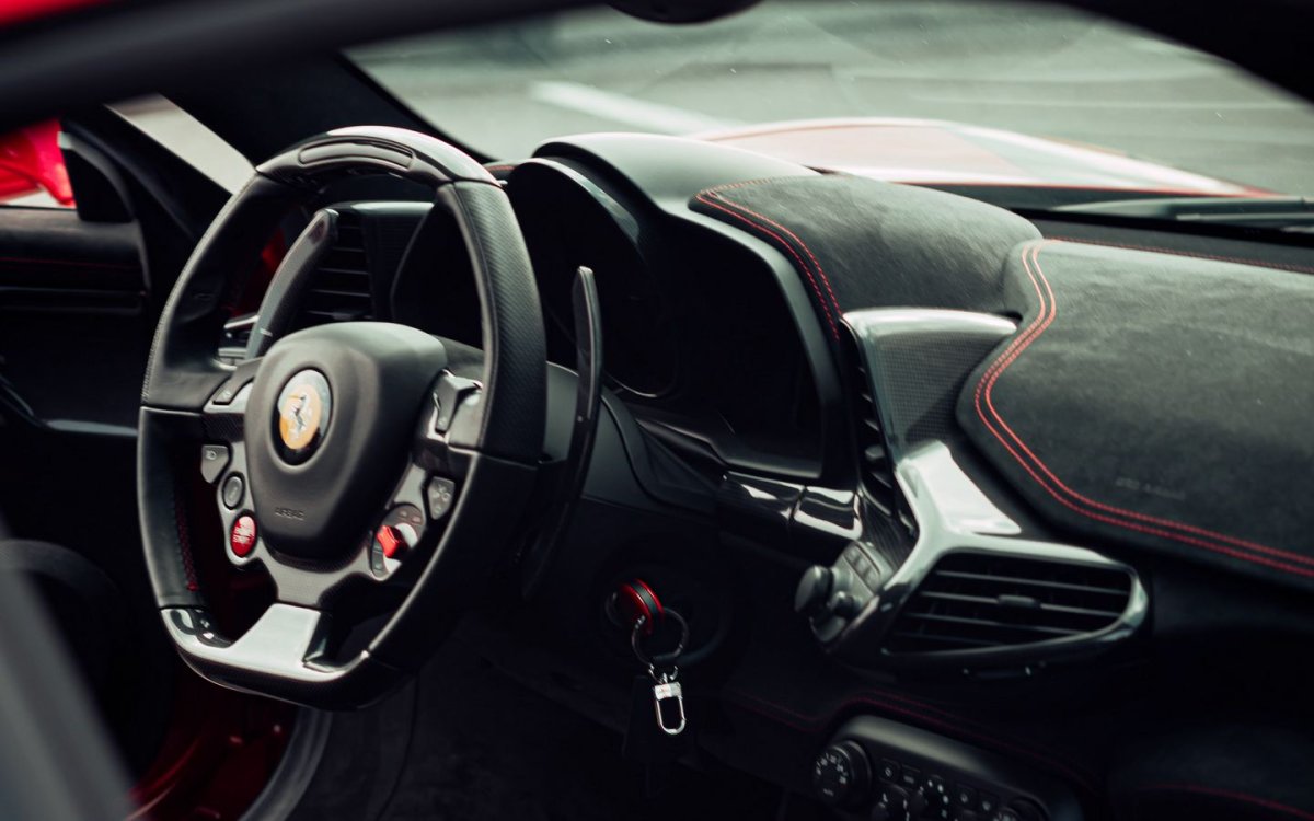 Салон мвшины зади и с переди