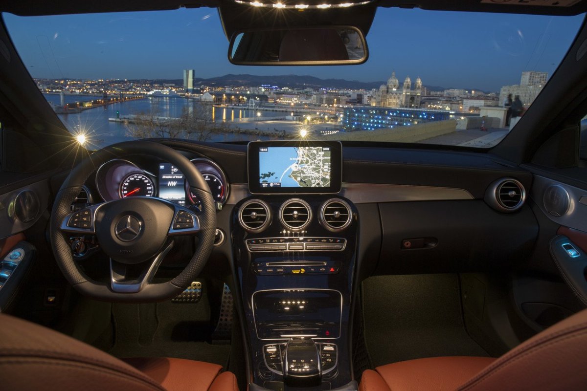 Mercedes c class w205 салон ночью