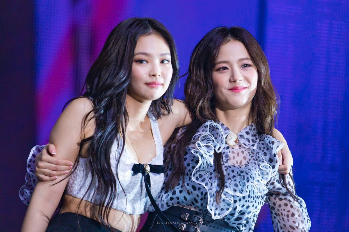 Дженни и Джису