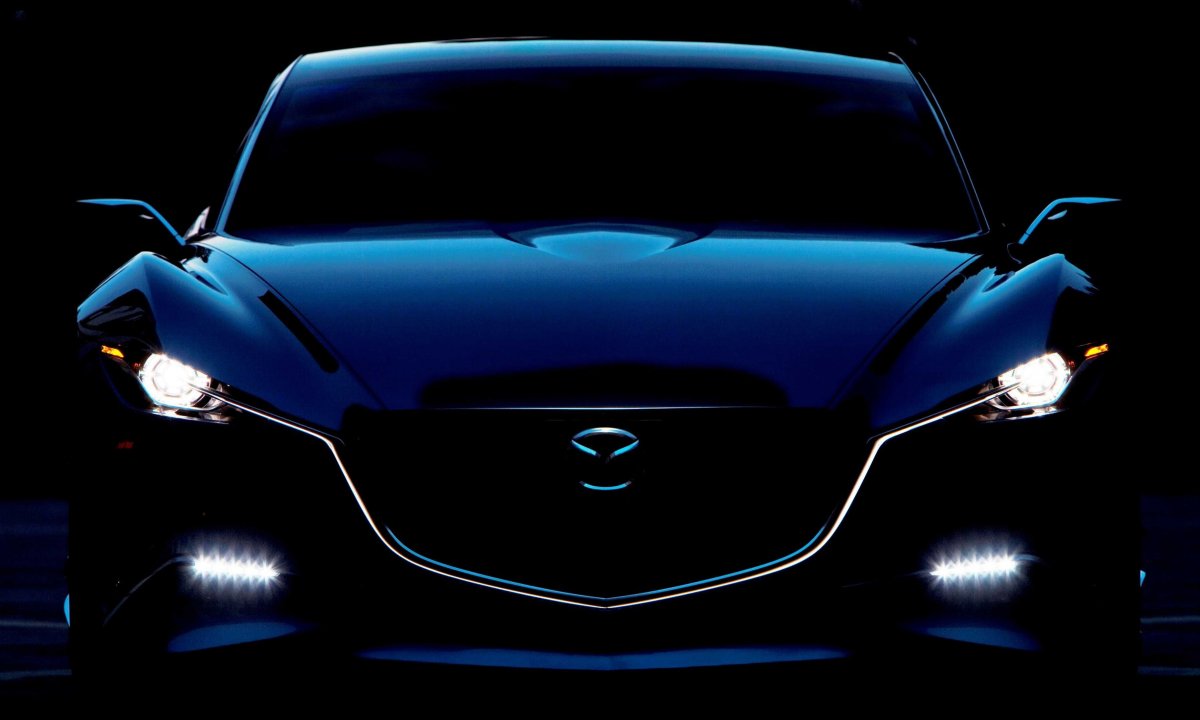 Мазда 3 в темноте