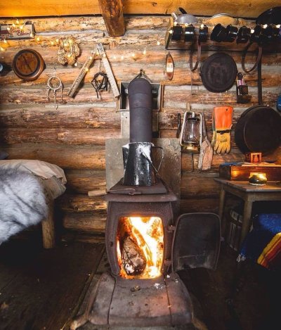 Избушка зимовье землянка охотника