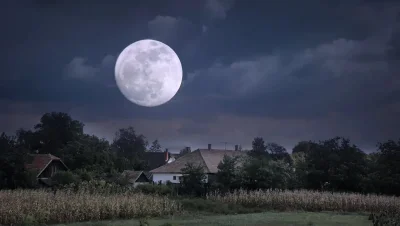 Луна в деревне