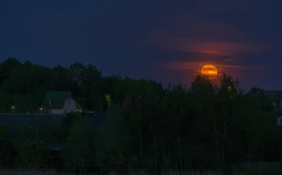 Луна в деревне