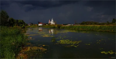 Храм отражение река Суздаль