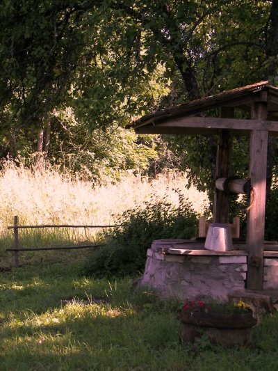 Старинный колодец