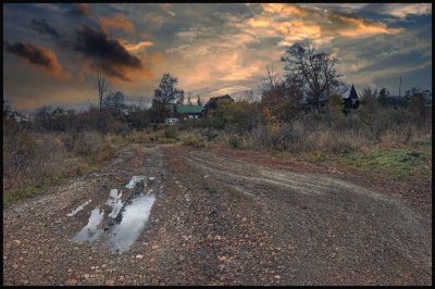 Лужа на дороге