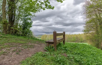 Скамейка в деревне