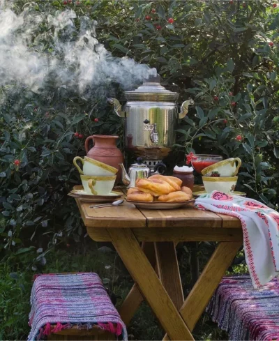 Чаепитие в саду