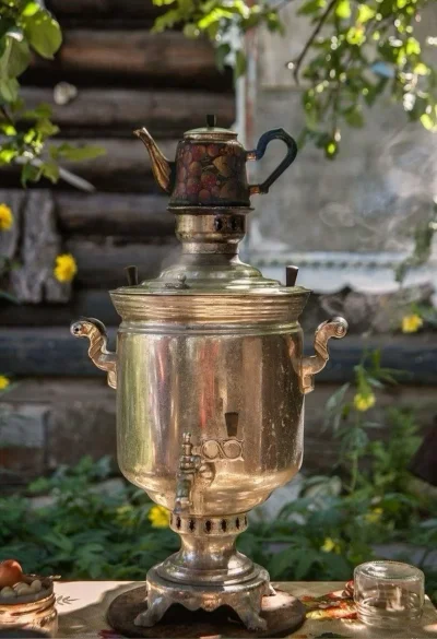 Самовар на шишках