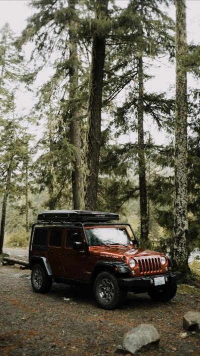Brown Jeep Wrangler
