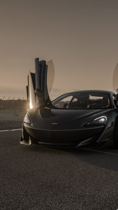 Машину MCLAREN 600lt