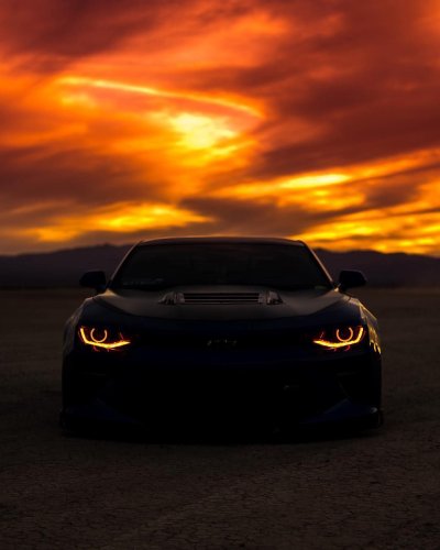 Шевроле Камаро на закате