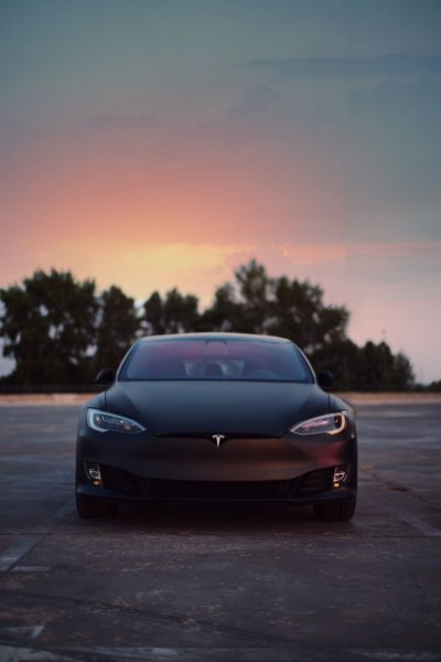 Машина Tesla model s