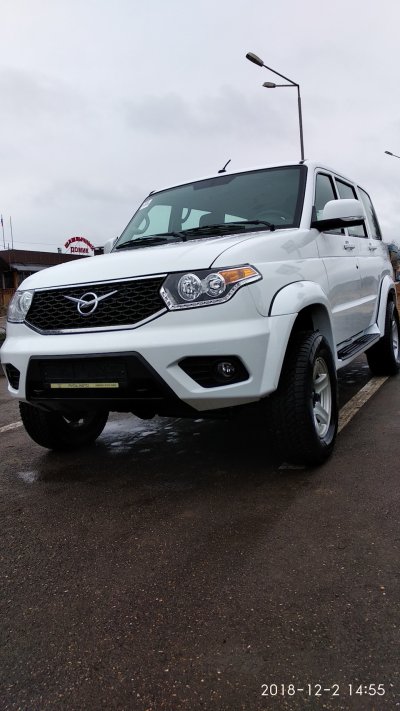 УАЗ Патриот белый