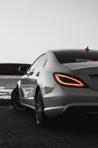 Мерседес банан CLS 63 AMG