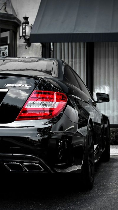 Мерседес с 63 АМГ черный