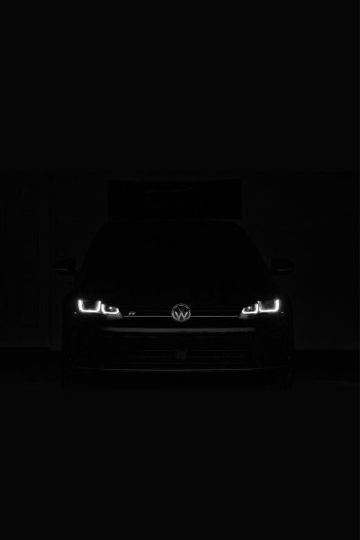 Фольксваген на черном фоне