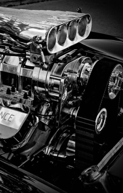 Двигатель старого автомобиля