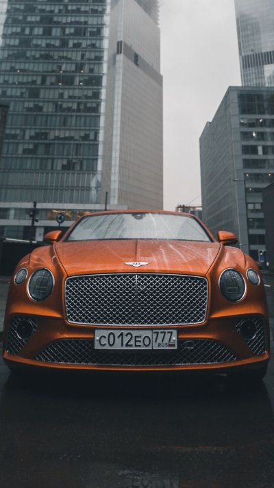 Оранжевая Bentley Continental