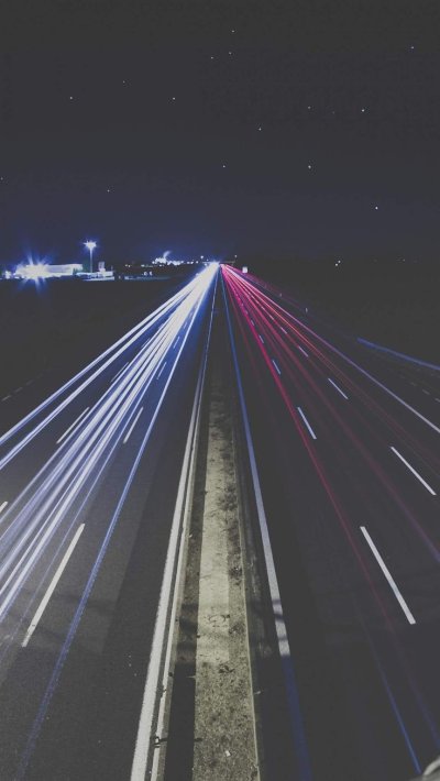 Обои на телефон ночная дорога