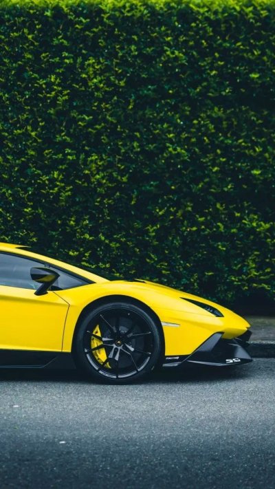 Спорткар Ламборджини желтое