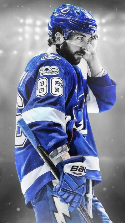 Никита Кучеров хоккеист